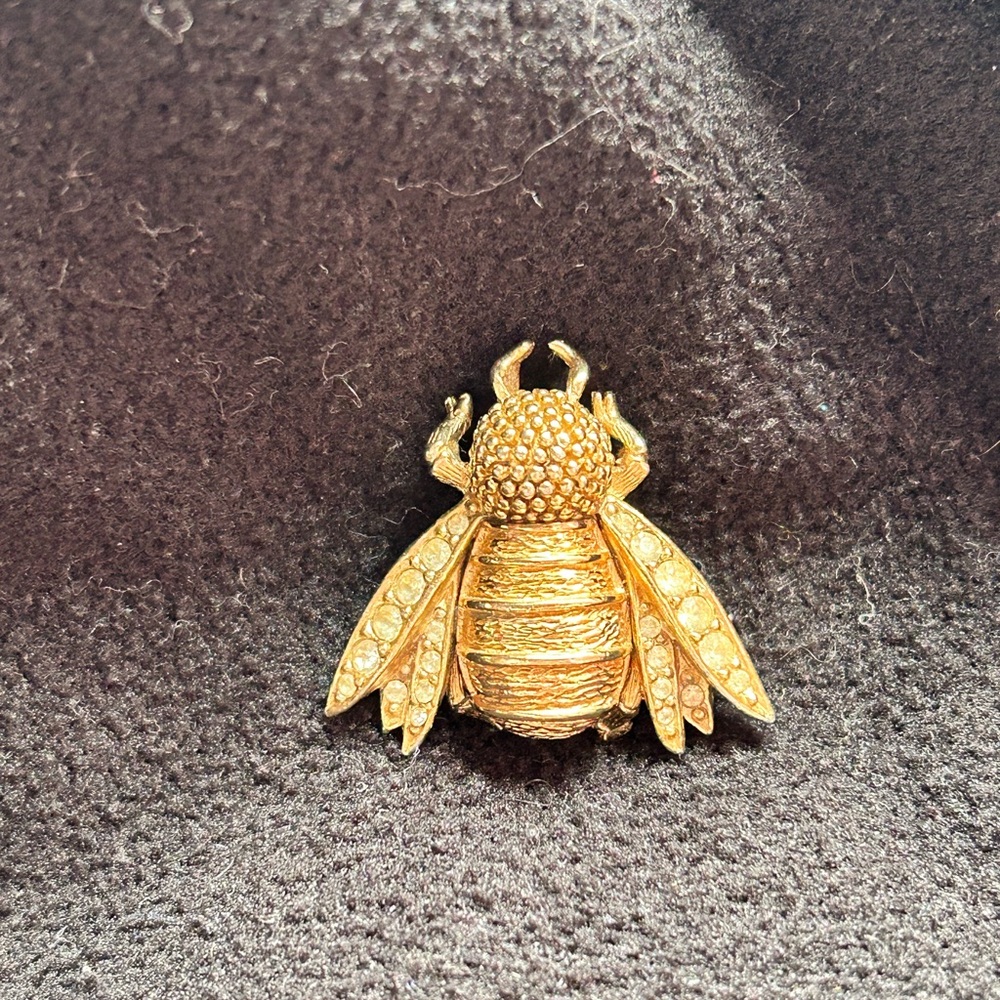 Vintage Ciner Gold Bee Brooch